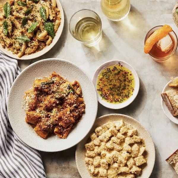 Find Best Restaurants by Neighborhood for Delicious Local Eats